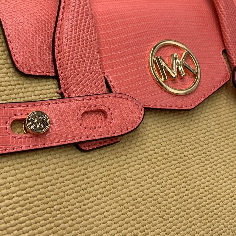 MICHAEL KORS CARMEN MEDIUM FLAP MESSENGER SATCHEL BAG GRAPEFRUIT COLOR